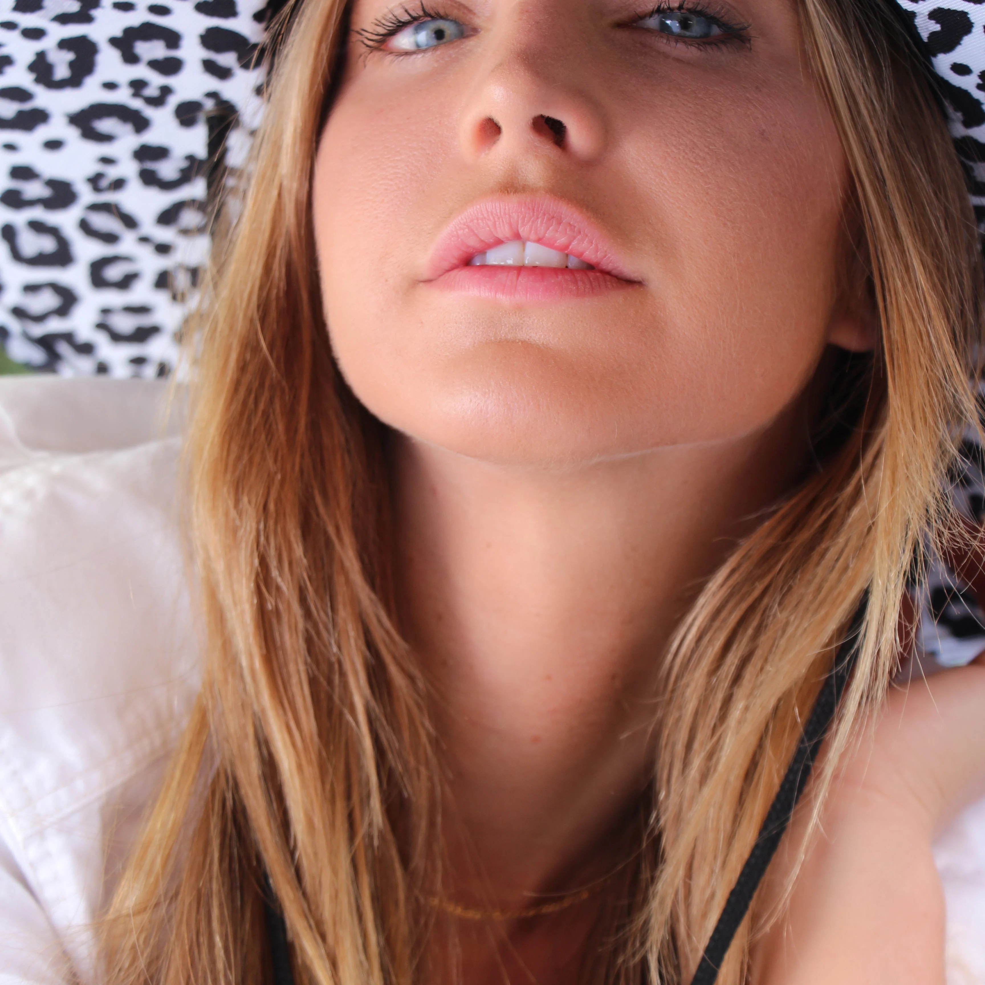 Snow Leopard Straw Hat - Image 7