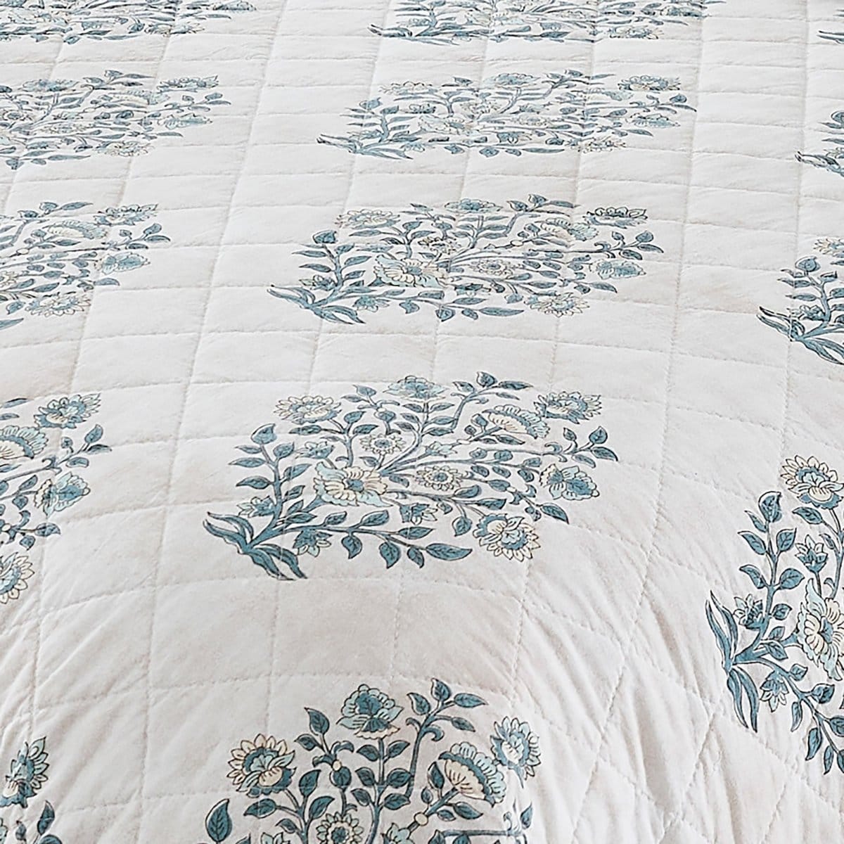 Sofia Flower Block Bouquet Reversible Cotton Quilt 3Pc Set - Image 5