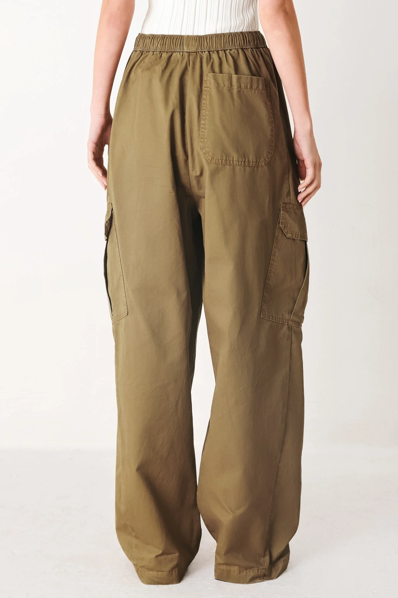 Stay in Motion Woven Barrel Pants - Image 7