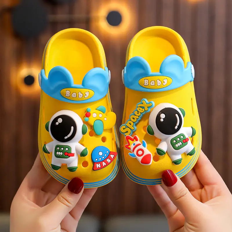 Summer Kids' Cartoon Non-Slip Beach Sandals - Image 25