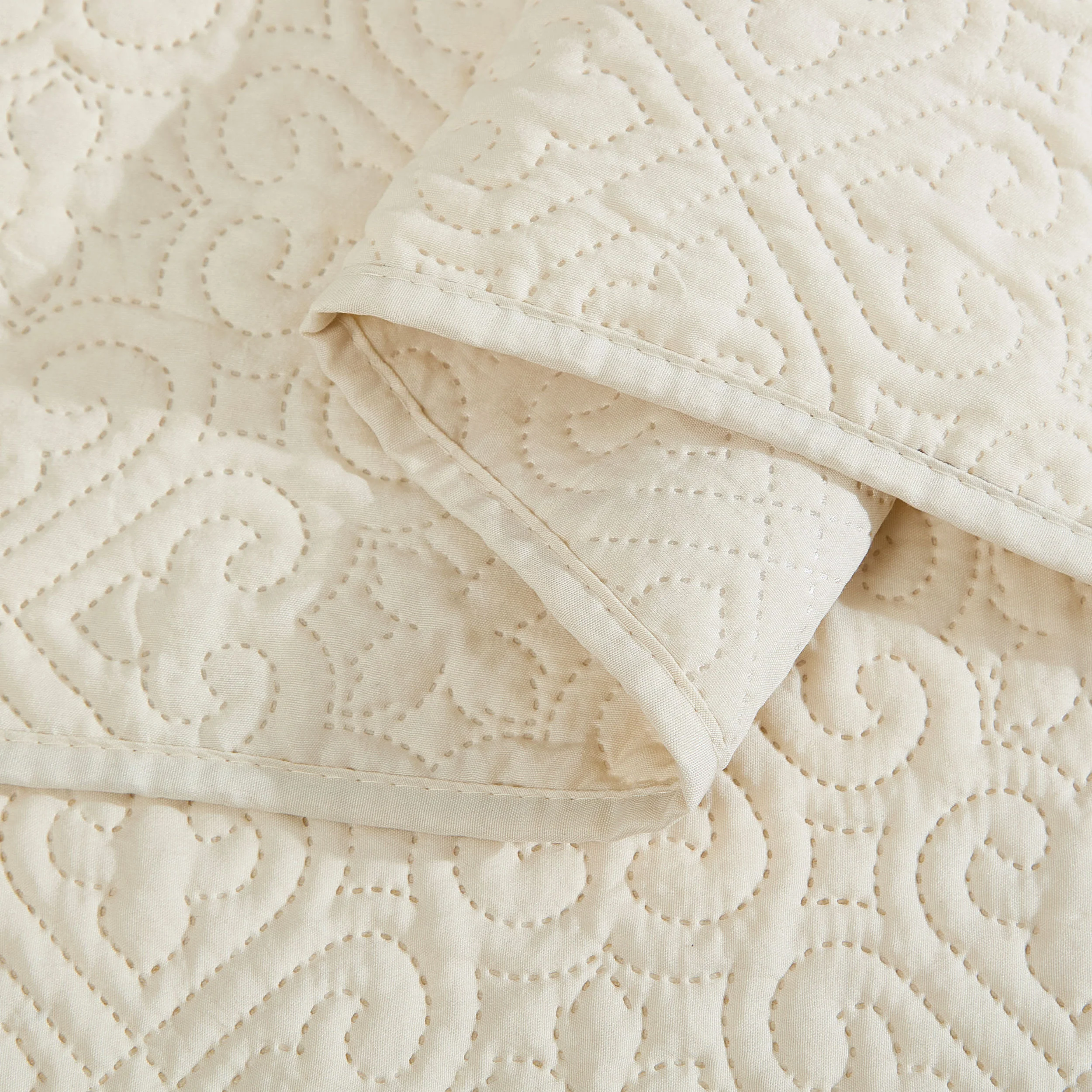 Thd Loren 3-Piece Lightweight Quilt Bedspread Coverlet Set - Image 7