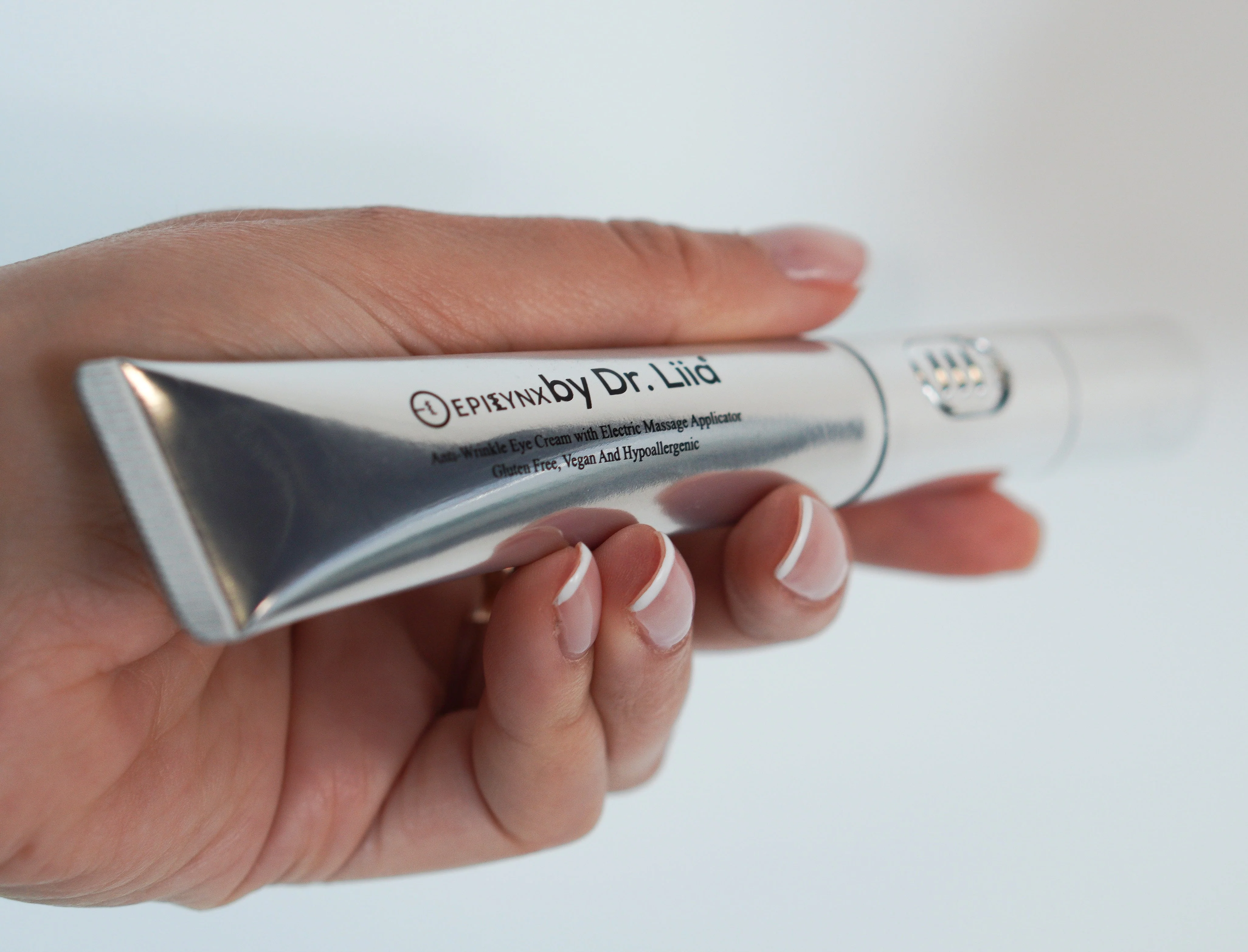 Ultra Renewal Depuffing Eye Cream for Sensitive Skin – Vegan, Gluten-Free & Brightening - Image 4