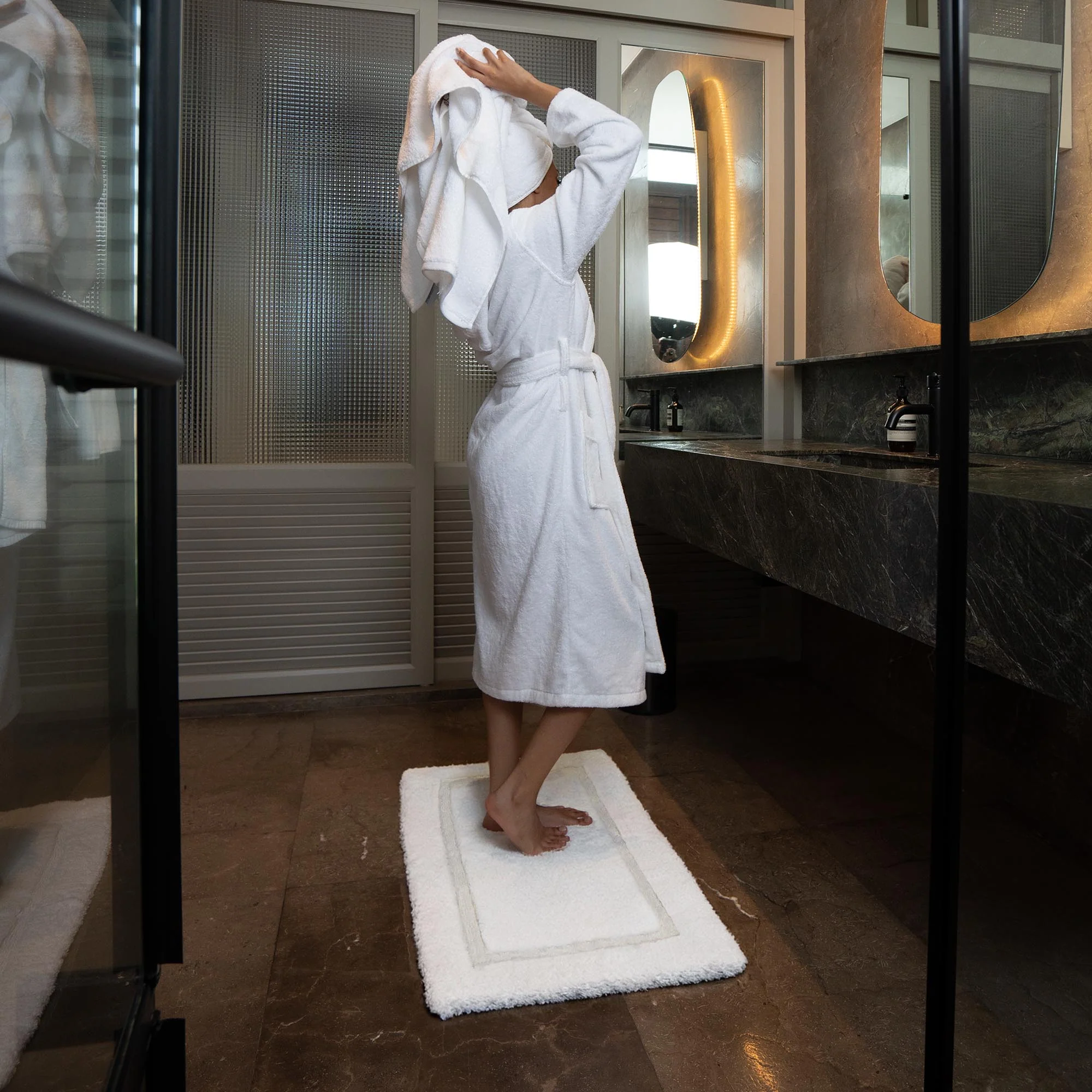 Ultraplush Skid-Resistant Bath Mat - Image 4