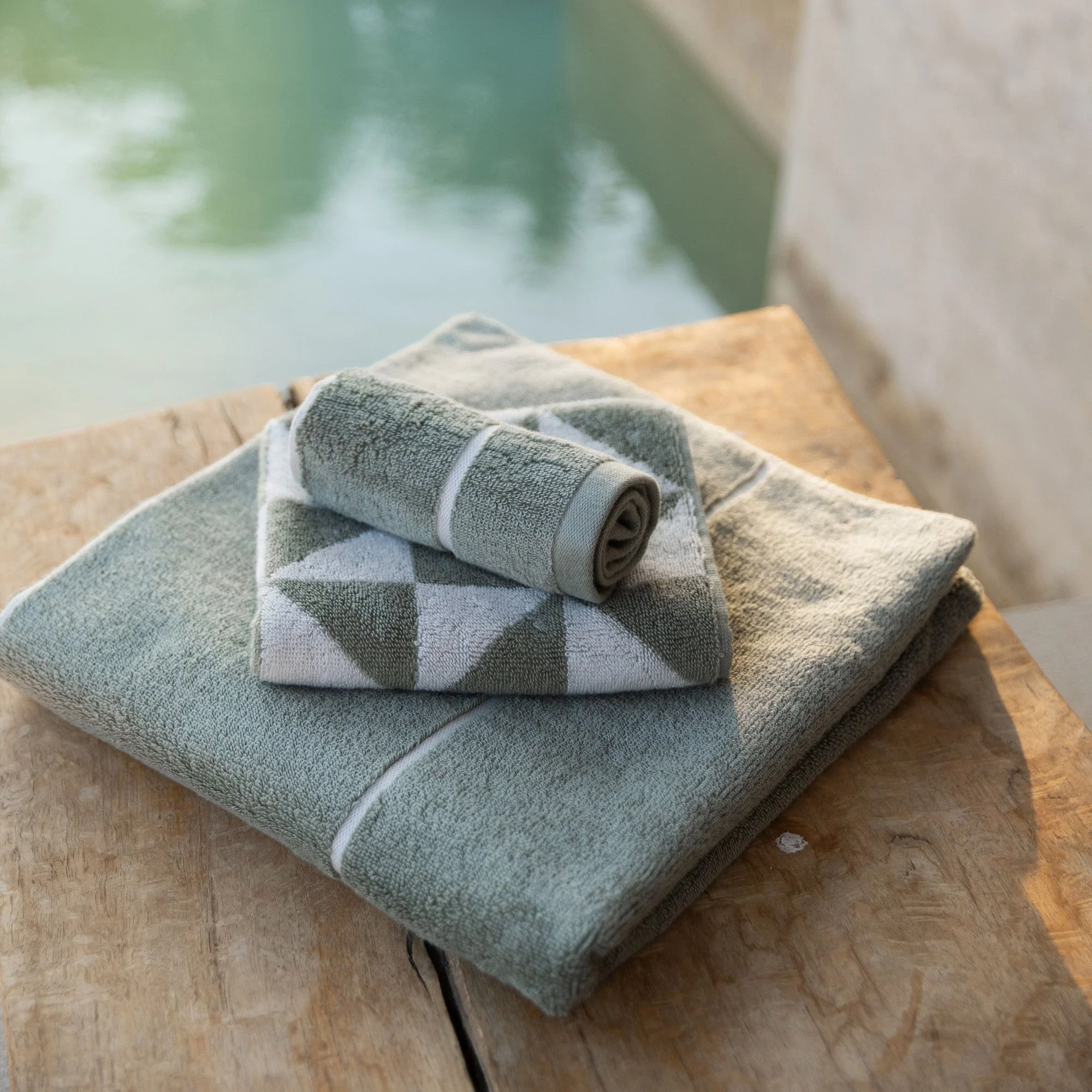 Umbra Beach Towel - Image 33