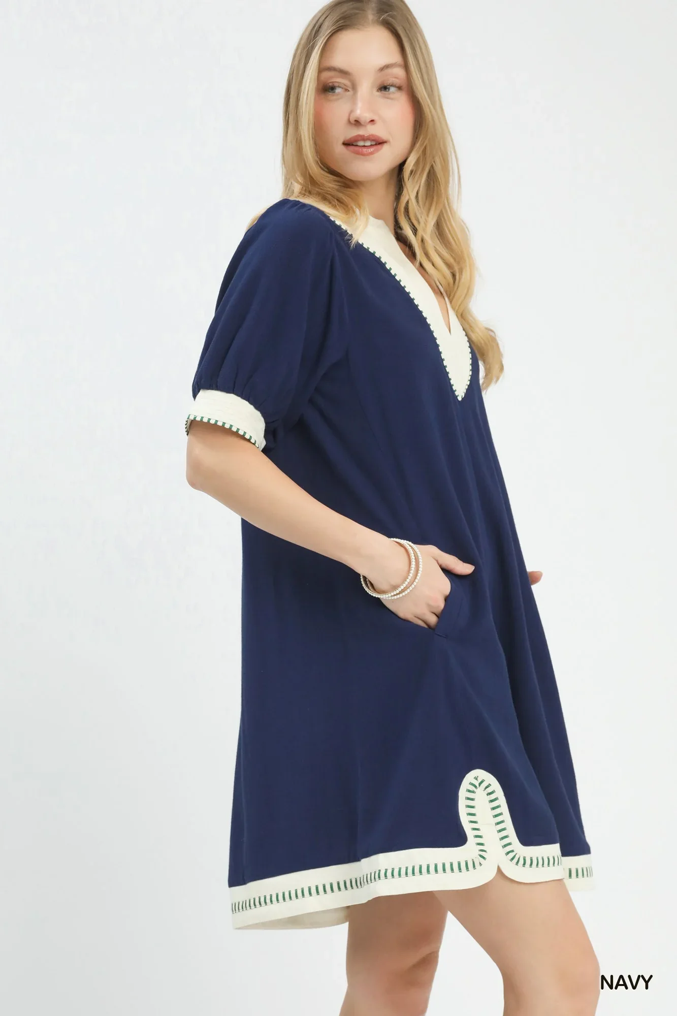 Umgee Linen Contrast Trim Midi Dress in Navy - Image 3