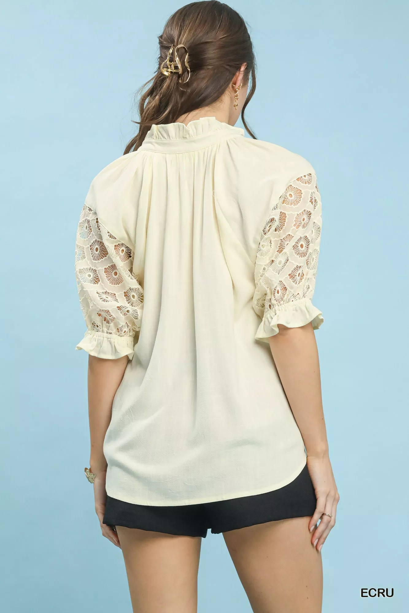 Umgee Linen V-Neck Lace Puff Sleeve Top - Image 4