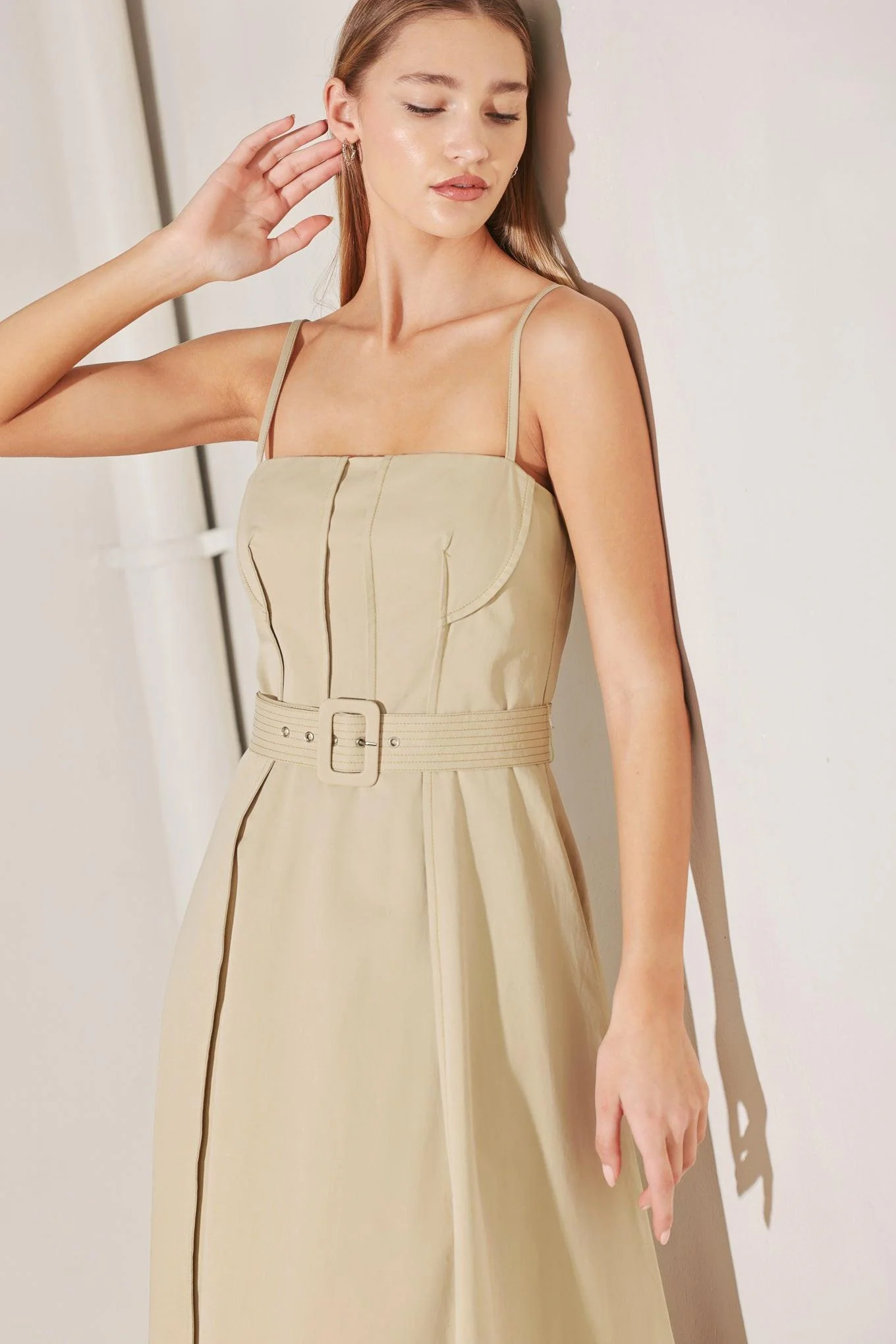 Understated Icon Woven Midi Dress - Image 5