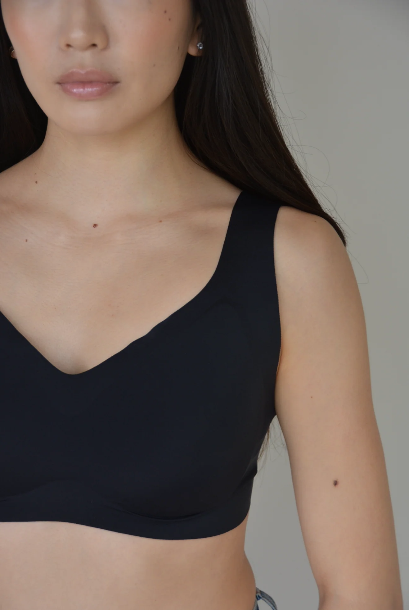 V-Neck Lift Bra - Image 4
