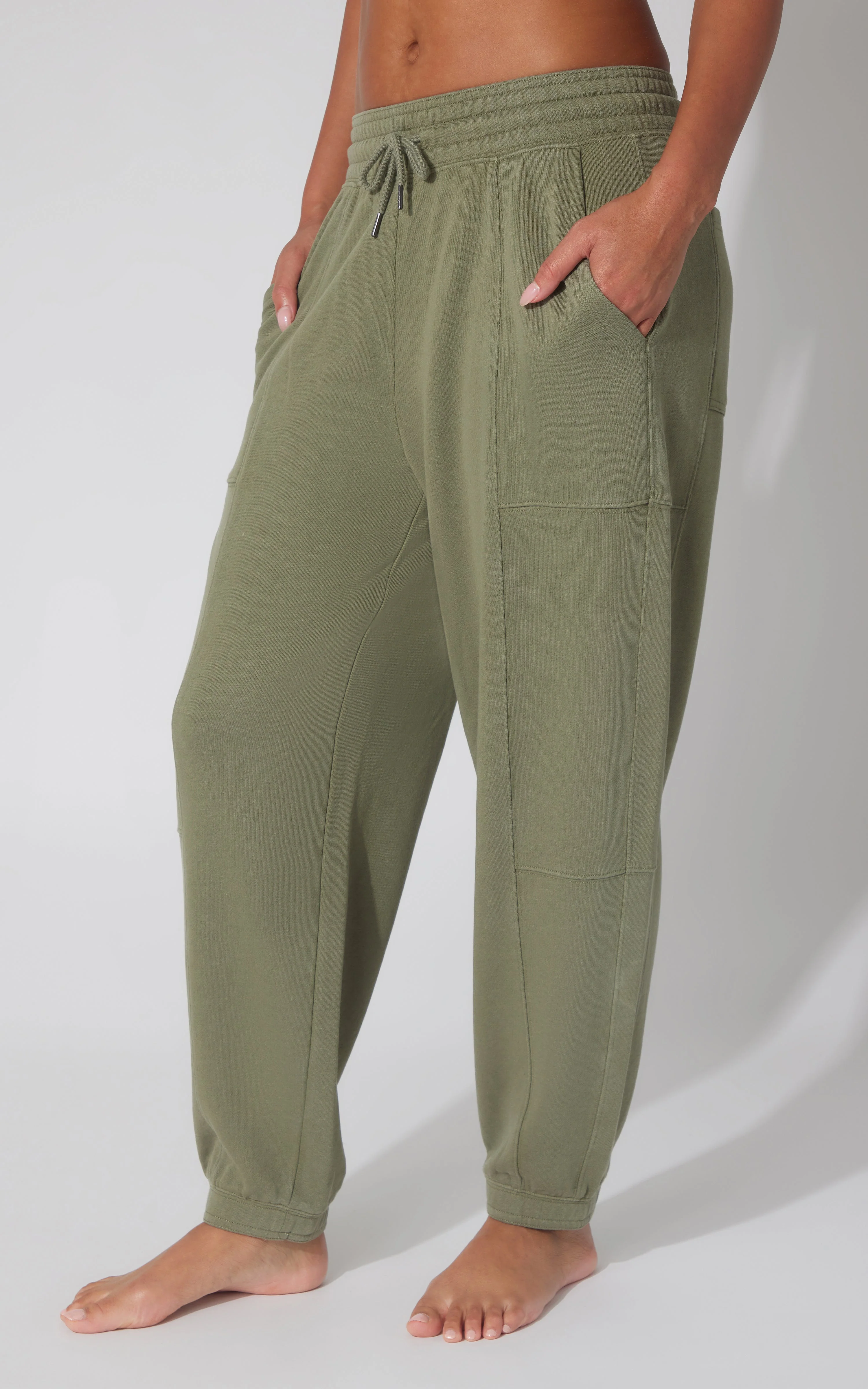 Washed Loop Terry Barrel Jogger - Image 18