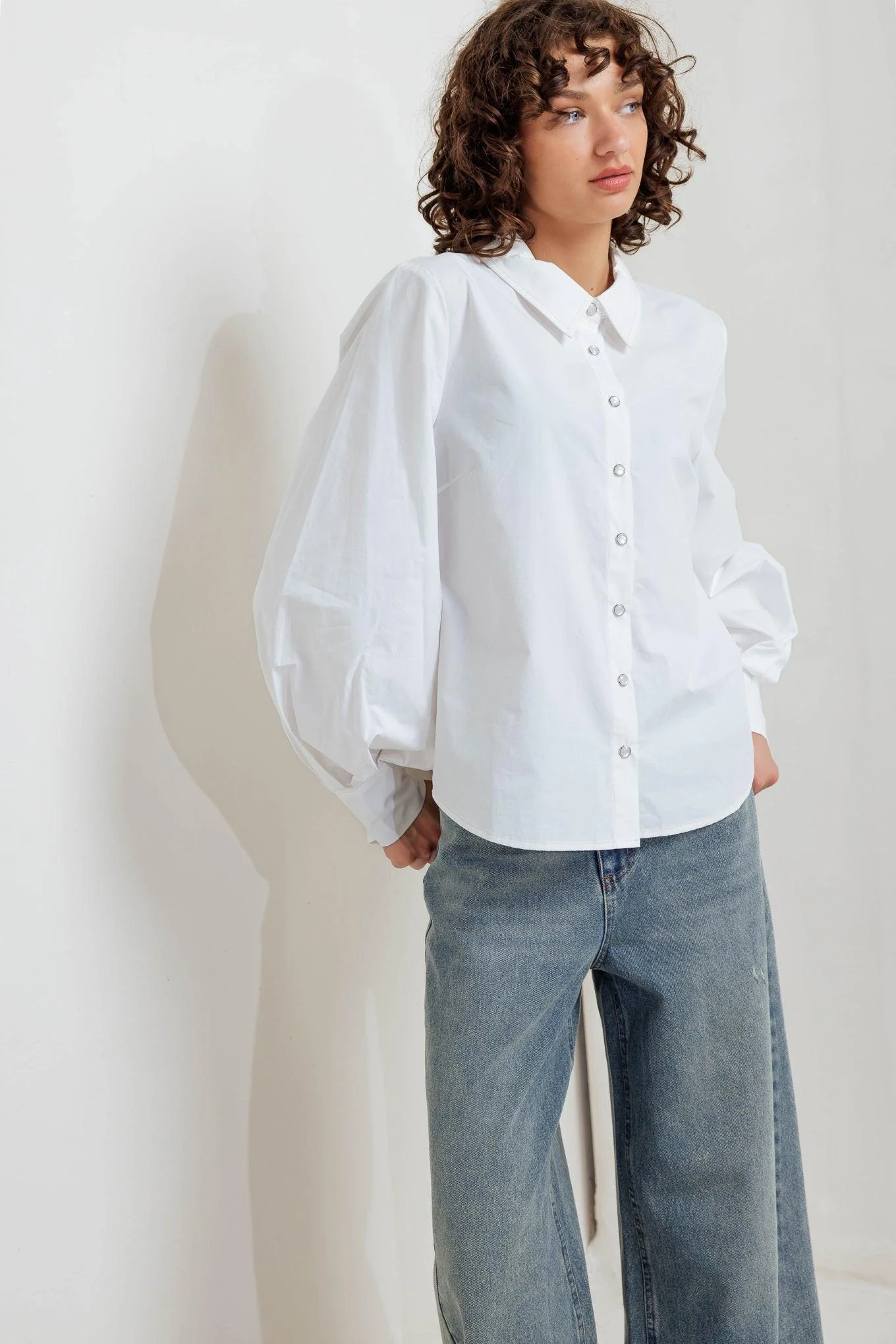 White Noise Solid Woven Top - Image 7