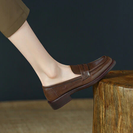 Women’s British Style Vintage Heeled Leather Shoes - Image 3