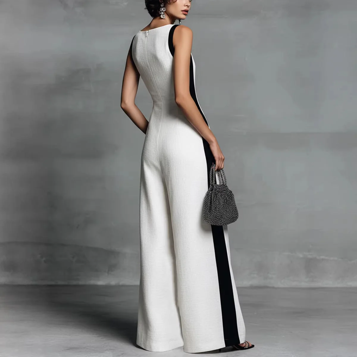 Women's Sleeveless V-Neck Contrast Color Wide-Leg Jumpsuit - Image 3
