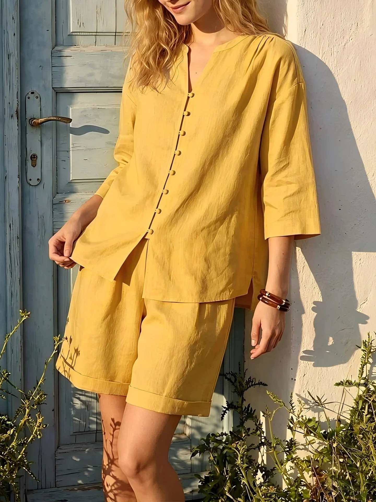 Women's V-Neck Top & High-Waist Wide-Leg Shorts Two-Piece Set - Image 8